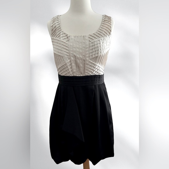 Max & Cleo Dress, Size 4, Black/Cream - Picture 5 of 6